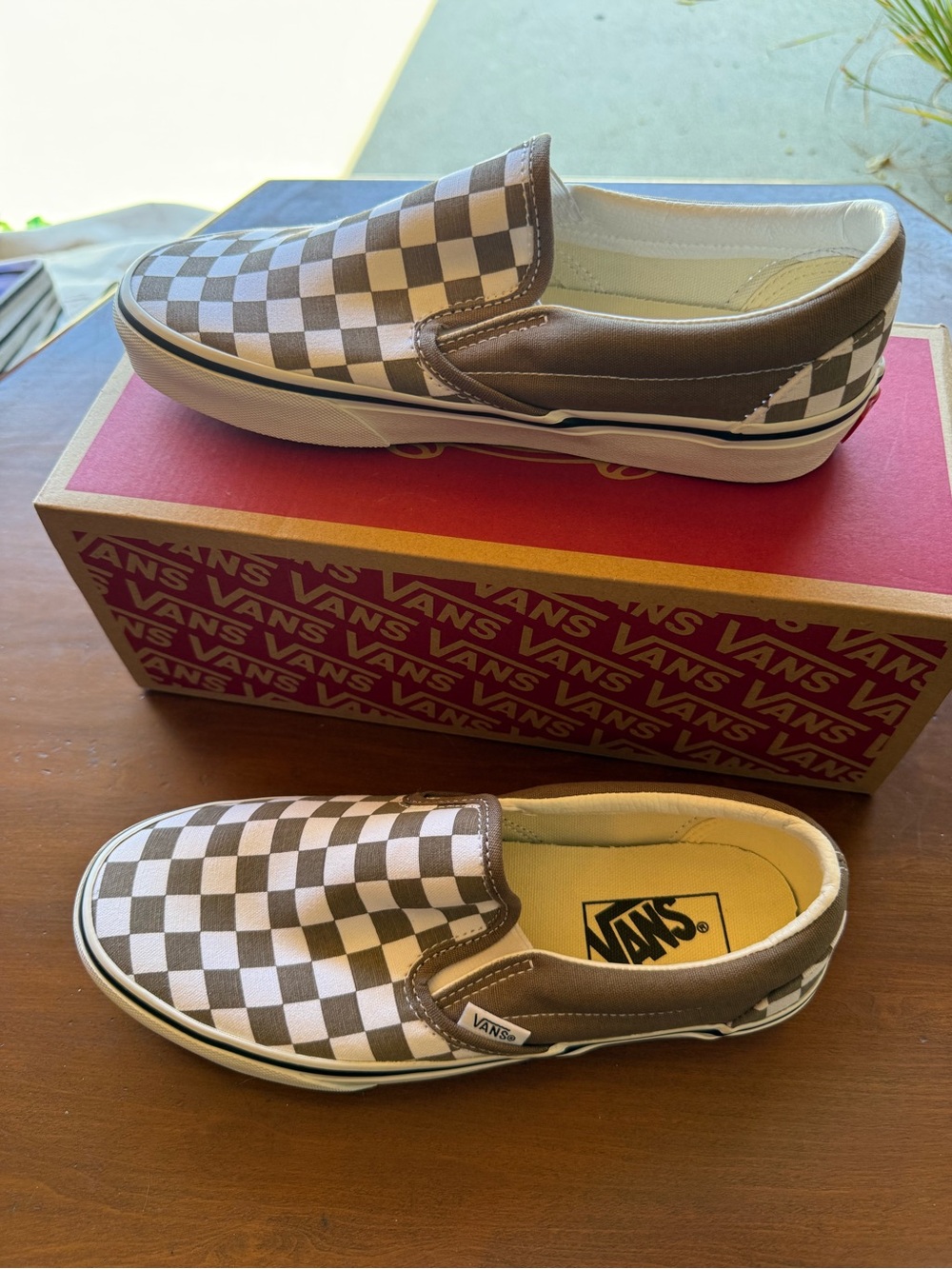 NIB VANS Classic Slip-On Color Theory Checkerboard - Tan/White Size 7.5 - Picture 2 of 5
